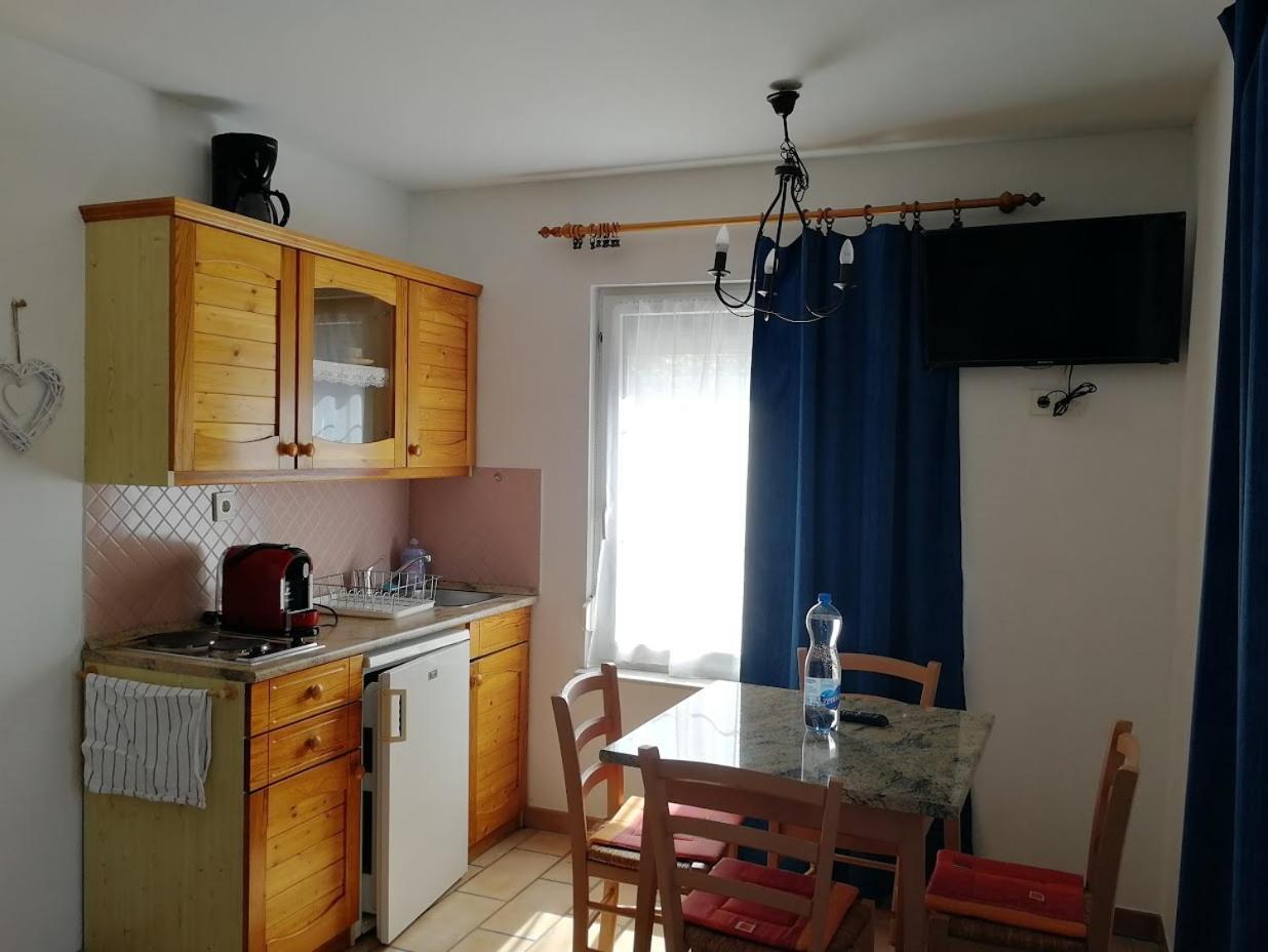 Feszek Apartmanhaz فونيارتْسفاشغ المظهر الخارجي الصورة