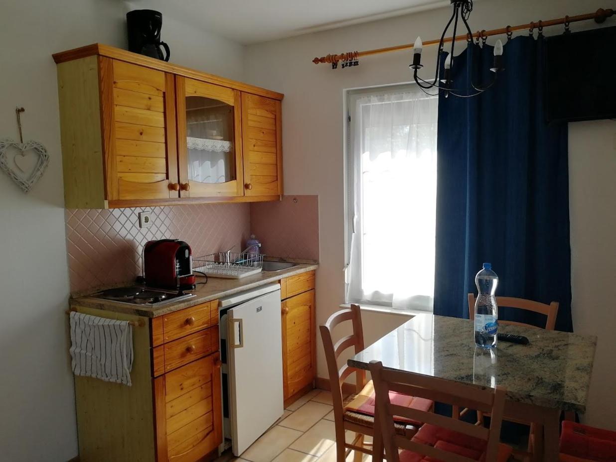 Feszek Apartmanhaz فونيارتْسفاشغ المظهر الخارجي الصورة