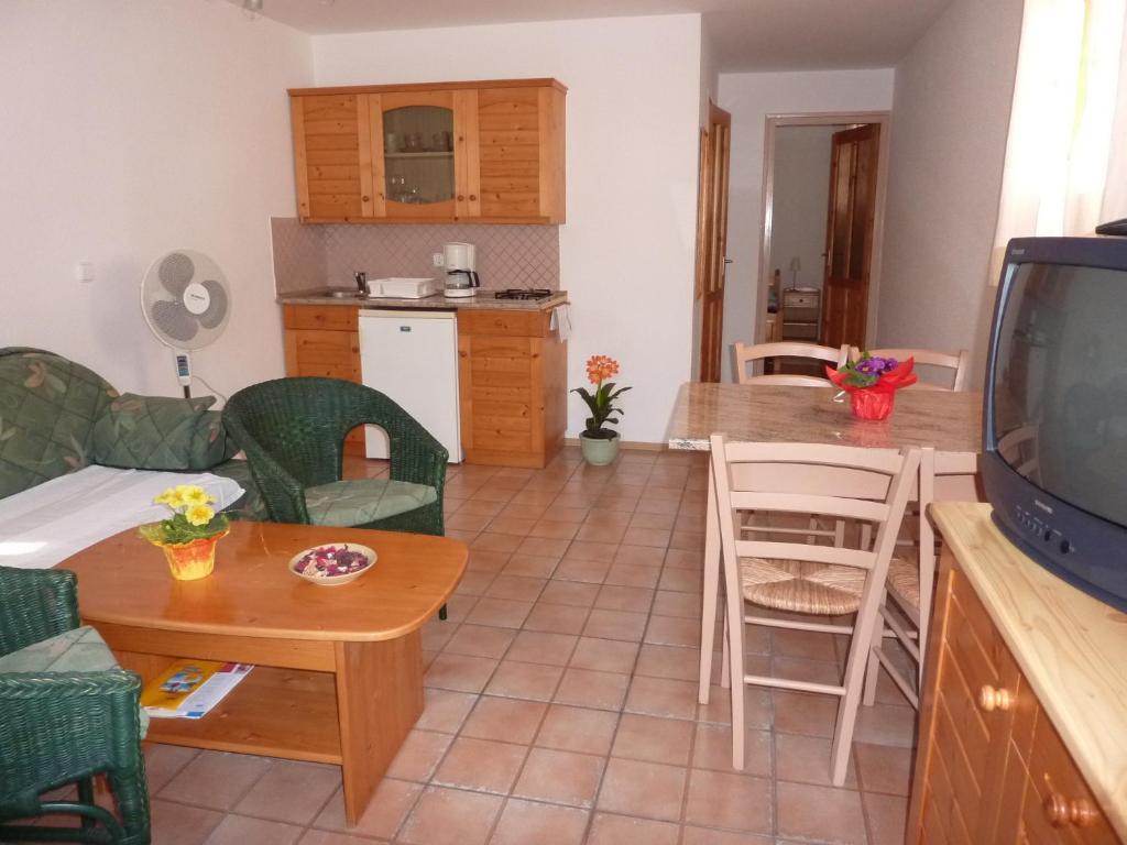 Feszek Apartmanhaz فونيارتْسفاشغ المظهر الخارجي الصورة